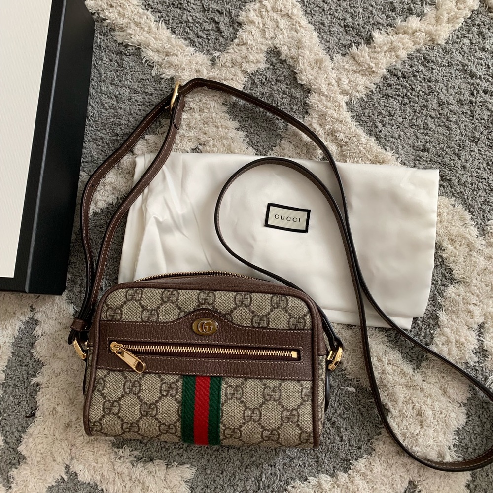 ⭐️⭐️SOLD⭐️⭐️Authentic Gucci ophidia camera bag.